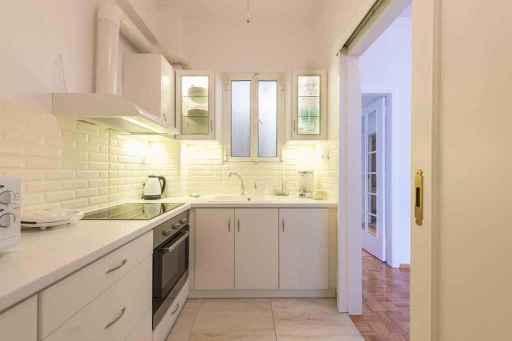 New! Bright & Remodeled 1Bed Apt 2Min Walk To Acropolis Атина Екстериор снимка