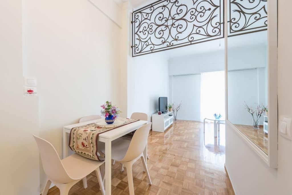 New! Bright & Remodeled 1Bed Apt 2Min Walk To Acropolis Атина Екстериор снимка